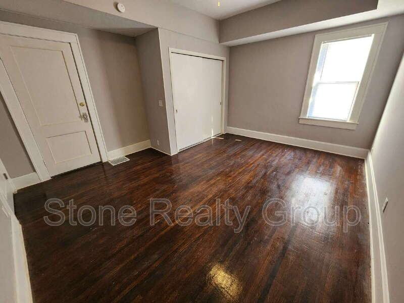 219 S 13th St - Photo 6 of 12