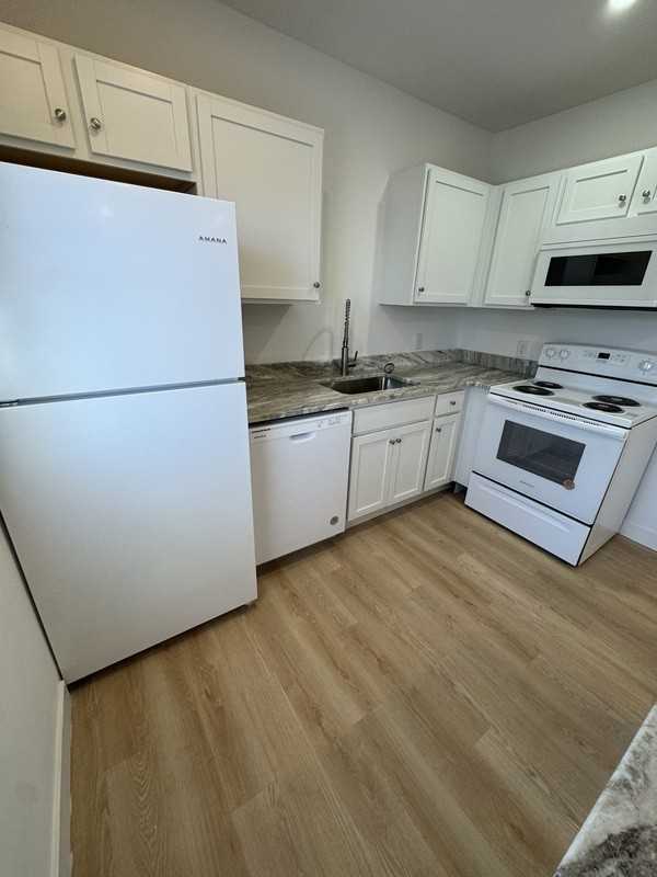 409 N 2nd Ave #B - Photo 3 of 12