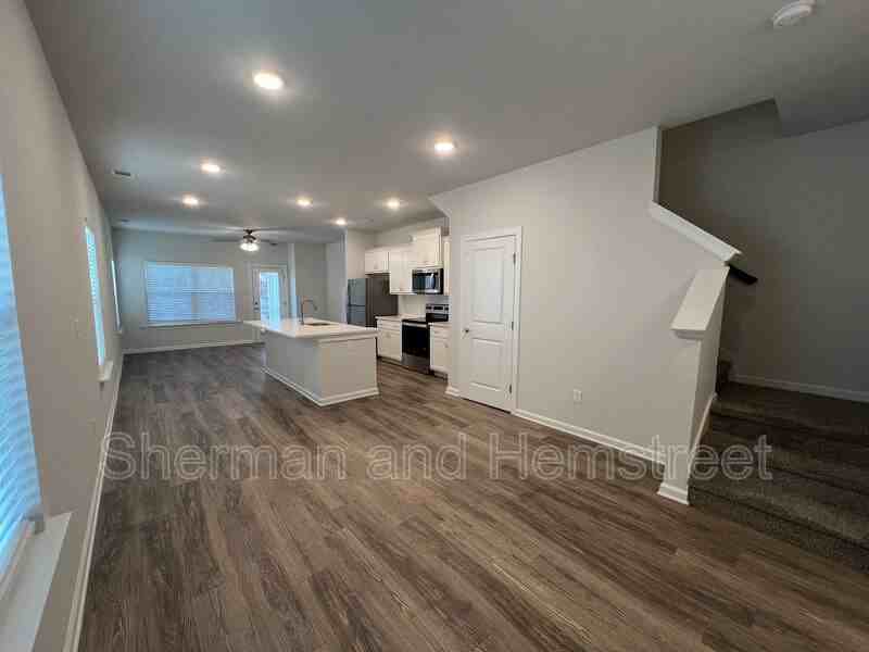 2043 Lotus Dr - Photo 2 of 17