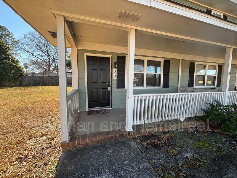 313 Lake Ave #313LAKEAVE - Photo 2 of 14