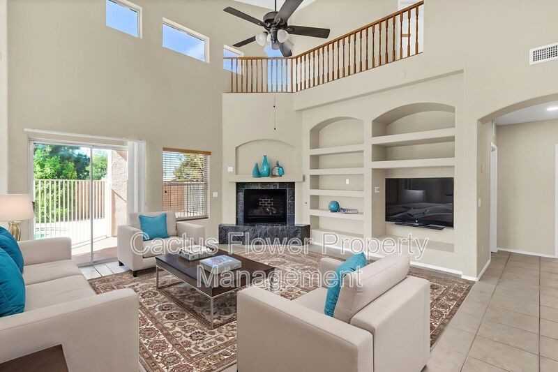 2524 N Sunrise - Photo 3 of 50