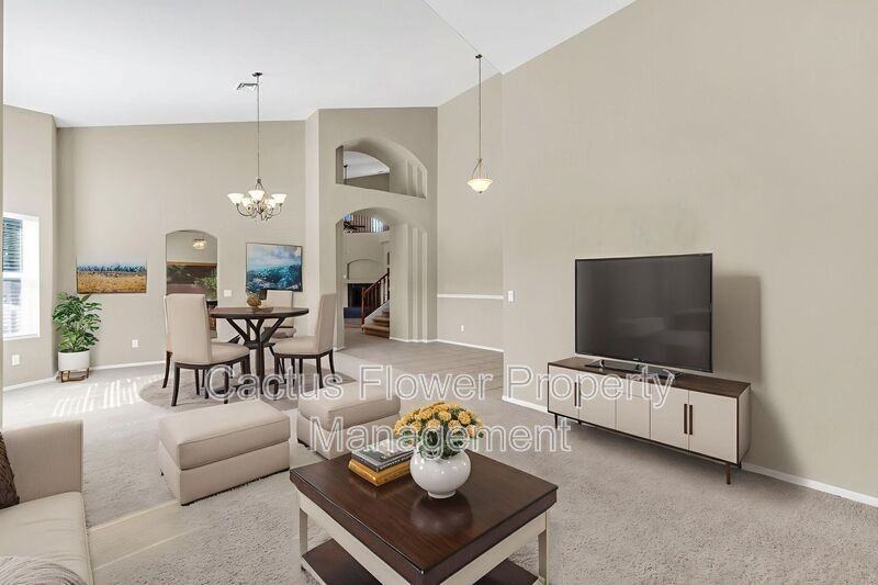 2524 N Sunrise - Photo 4 of 50