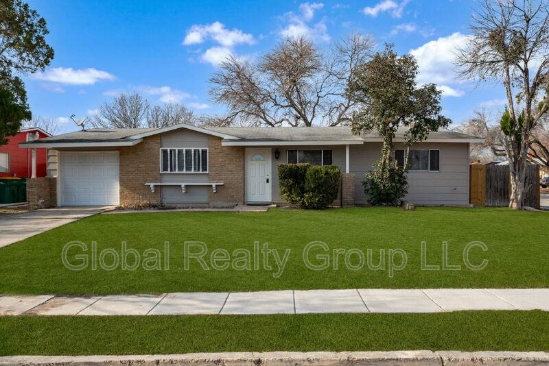 301 Deborah Dr - Photo 2 of 27
