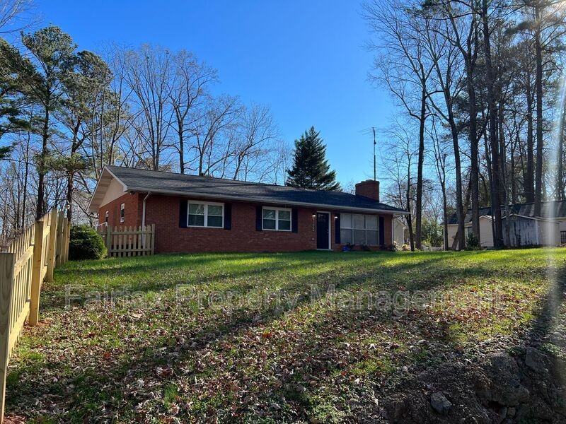 6904 Baywood Dr - Photo 3 of 45