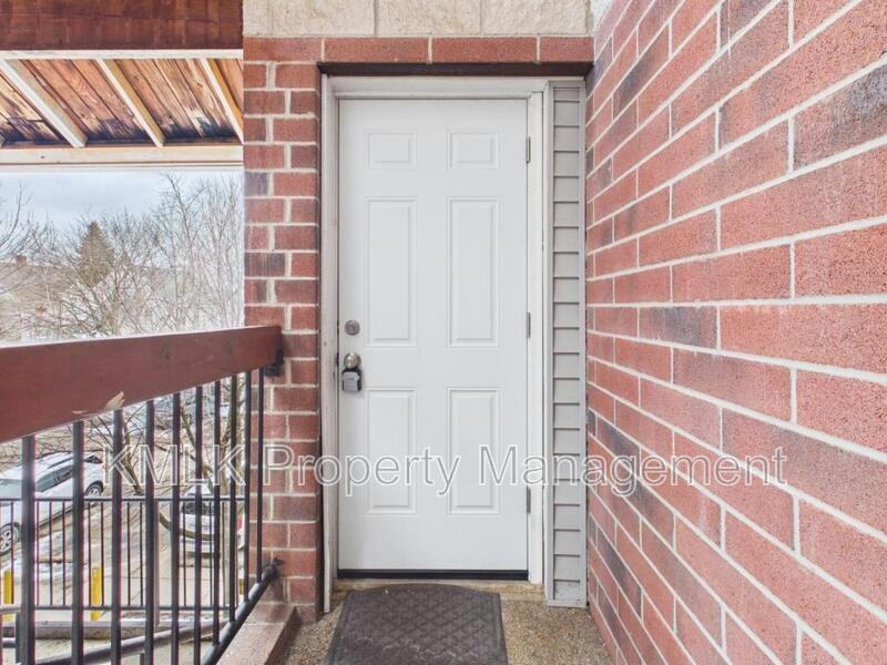 409 Brown St - Photo 3 of 28