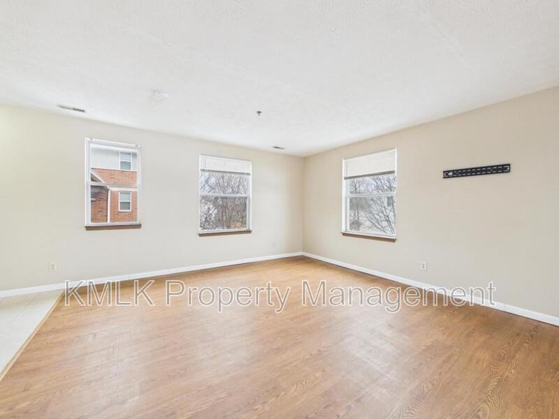 409 Brown St - Photo 7 of 28