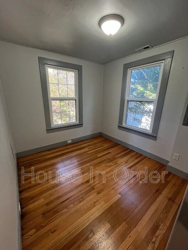 144B Chestnut St - Photo 5 of 7