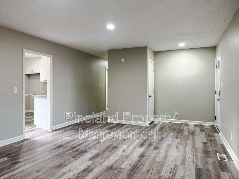 1213 Strickland Bridge Rd - Photo 4 of 20