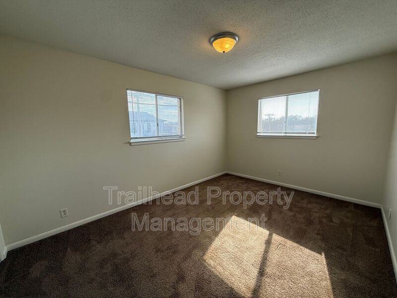 5811 Maple St #11 - Photo 3 of 8