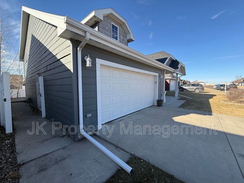 716 49th St N - Photo 3 of 50