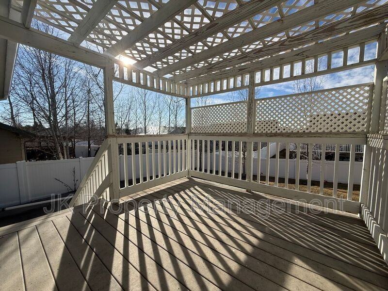 716 49th St N - Photo 7 of 50