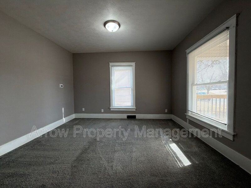 2424 W St #1 - Photo 3 of 11