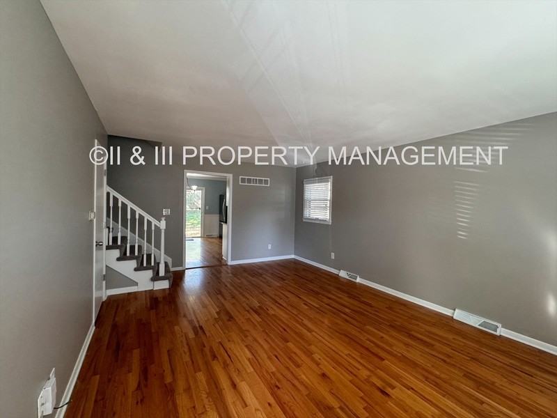 9508 Outlook Dr - Photo 2 of 18