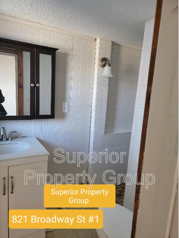 821 Broadway #1 - Photo 3 of 5