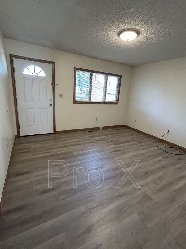 516 E Monroe St #A - Photo 2 of 12