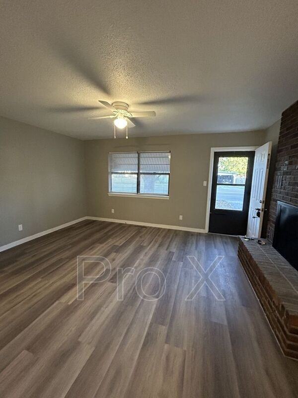 907 N Rouse St - Photo 2 of 12