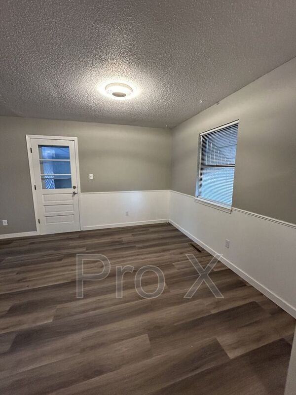 907 N Rouse St - Photo 5 of 12