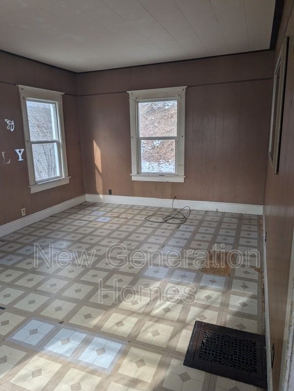 1603 Ne Glendale Ave - Photo 2 of 10