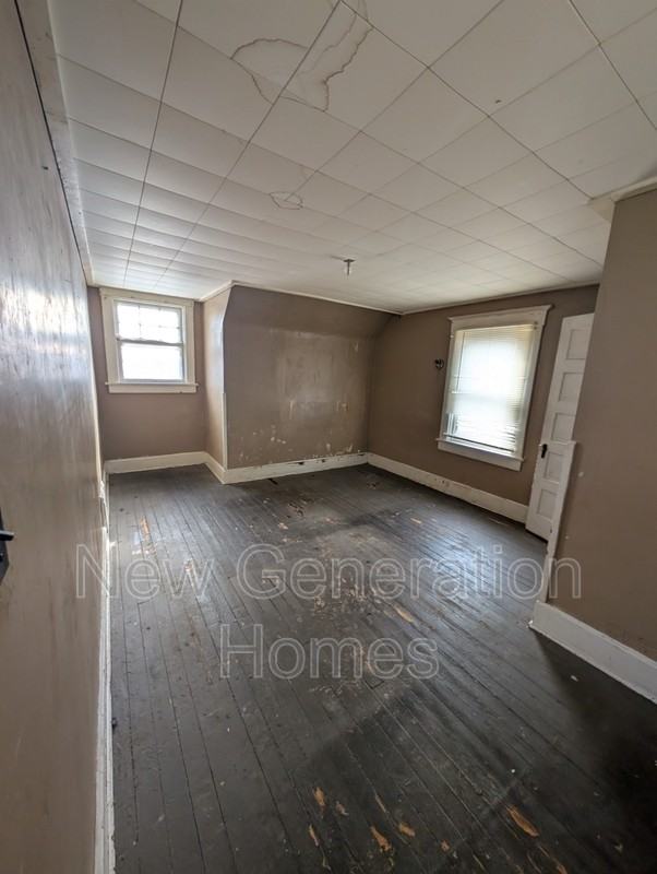 1603 Ne Glendale Ave - Photo 4 of 10