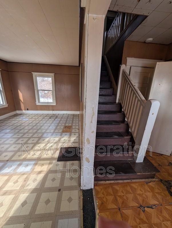 1603 Ne Glendale Ave - Photo 7 of 10