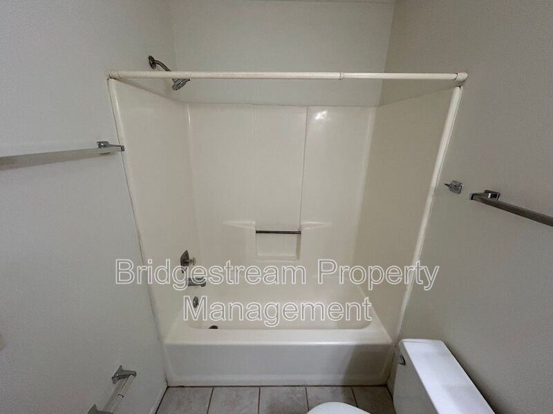 1181 Redbluff Dr #C - Photo 7 of 8