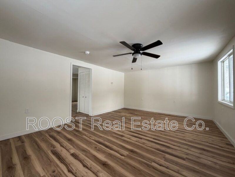 321 Gilbert Ave - Photo 3 of 12