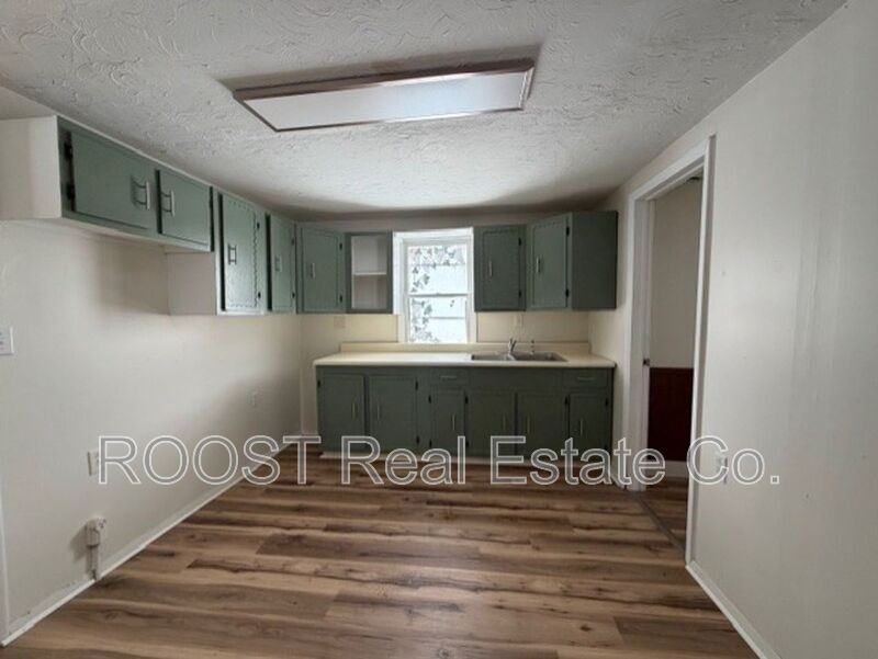 321 Gilbert Ave - Photo 5 of 12