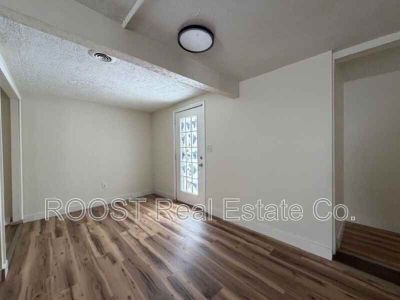 321 Gilbert Ave - Photo 7 of 12