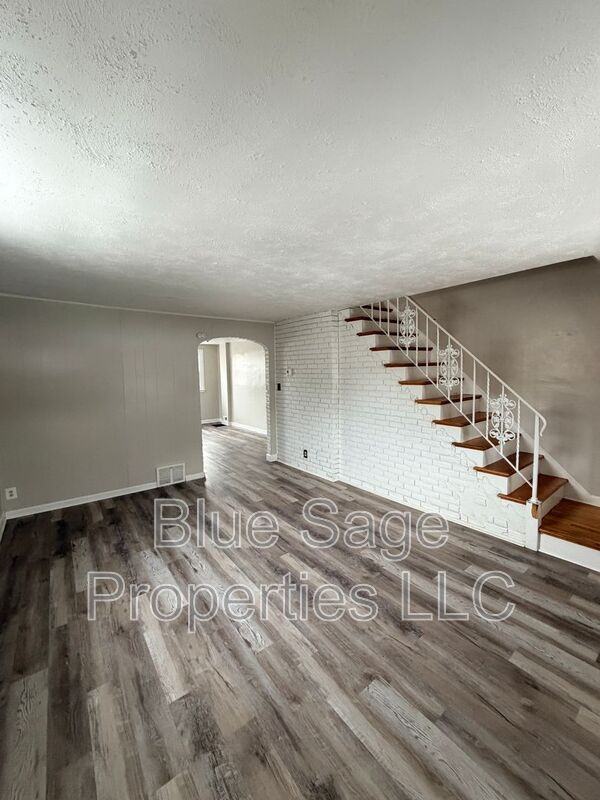 15 King Ave - Photo 3 of 30