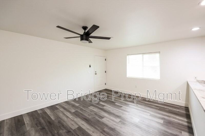 2409 Cava Ct #4 - Photo 3 of 17