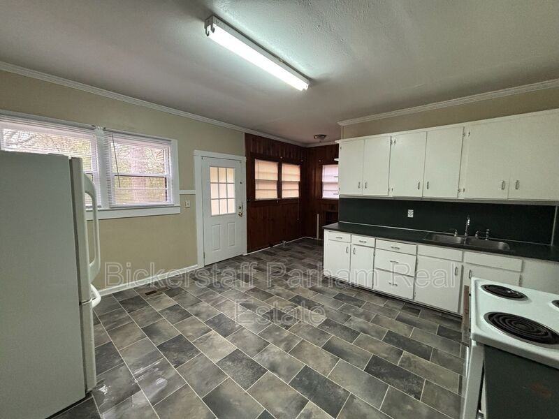 4254 Forrest Rd - Photo 3 of 20