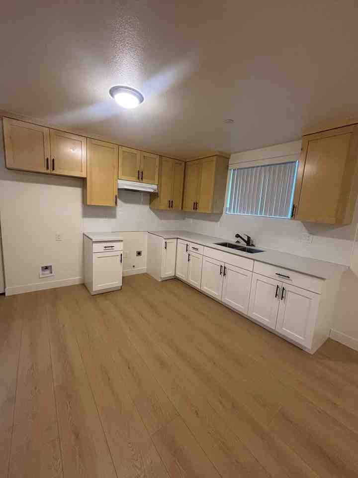 1824 North Daly Street - Photo 5 of 33