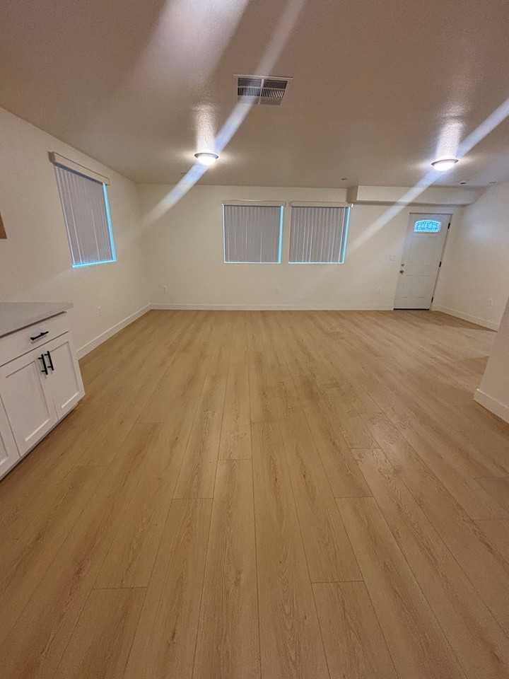 1824 North Daly Street - Photo 6 of 33