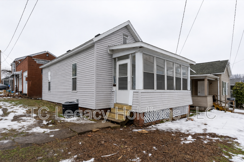 2201 Gould Ave - Photo 2 of 25