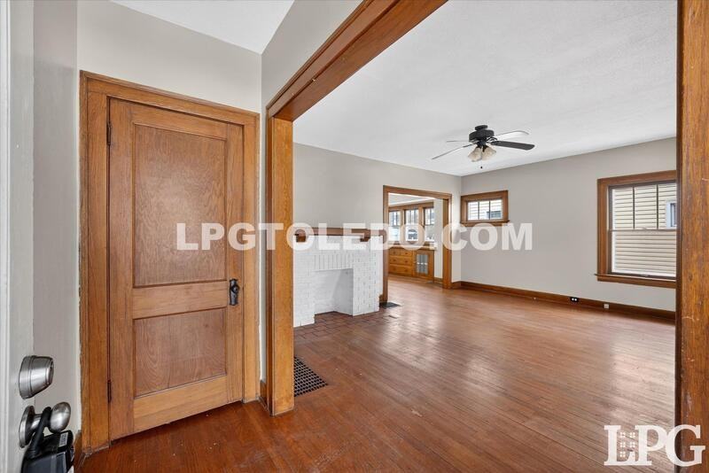 4136 N Lockwood Ave Lowr - Photo 3 of 35