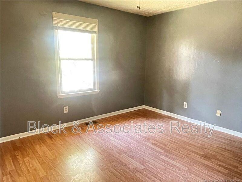 4937 Galveston Dr #D - Photo 6 of 11