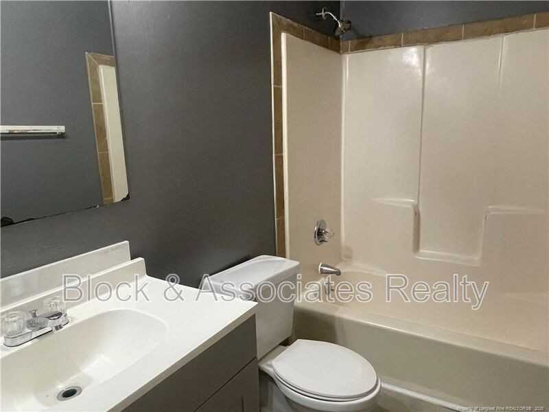 4937 Galveston Dr #D - Photo 7 of 11