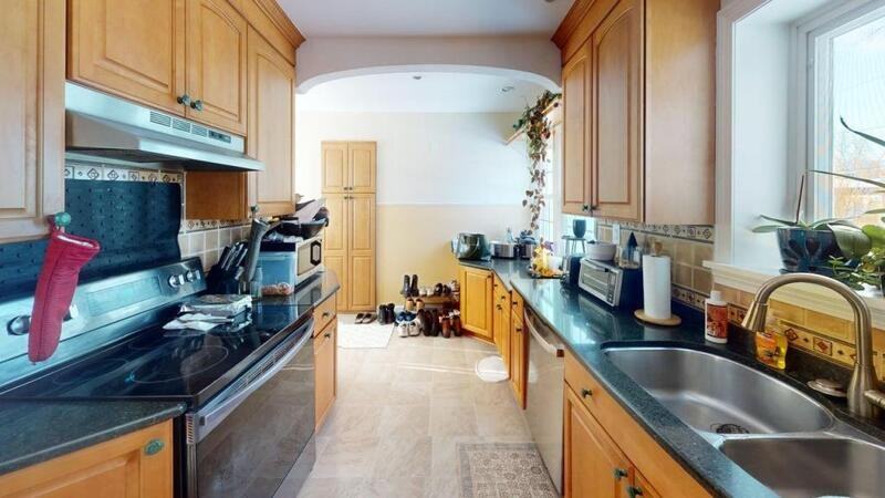 28 Chelmsford Rd - Photo 5 of 11