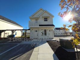 featured image of 2002 W 2nd St #200