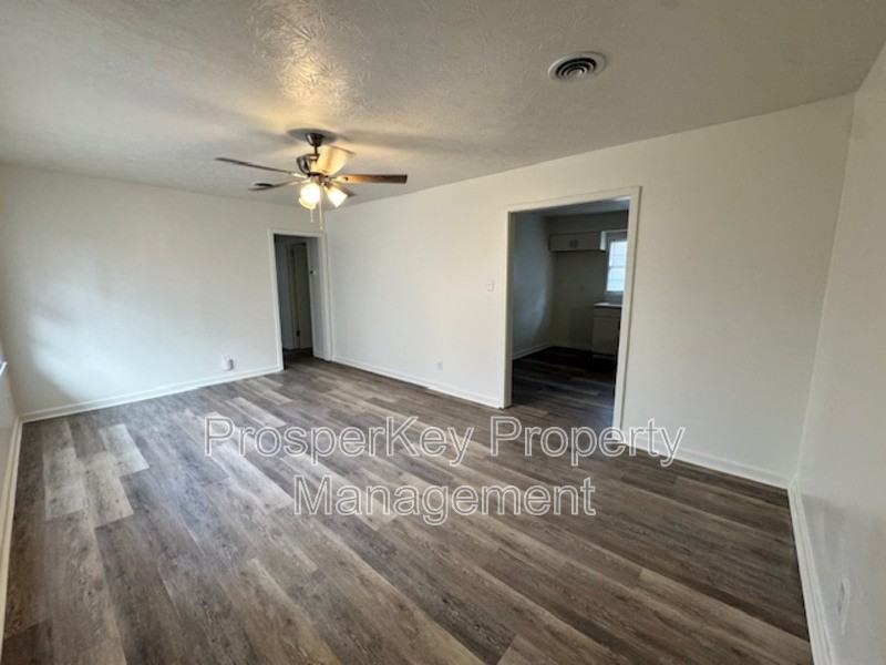 176 Wickham Dr - Photo 3 of 19