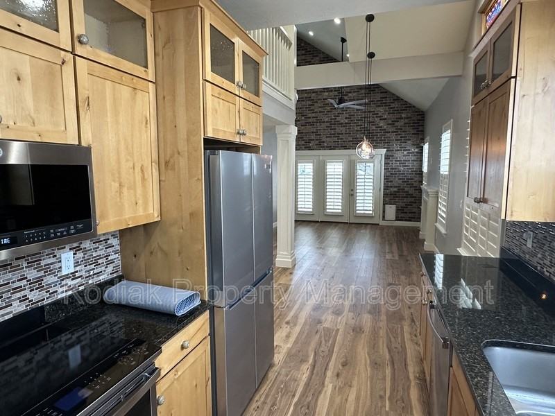 2936 S Garden Farm Ln - Photo 5 of 12