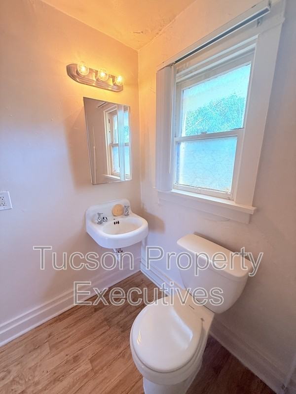 2632 N Stone Ave - Photo 7 of 15