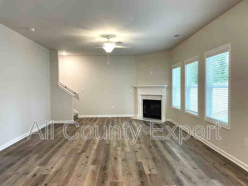 434 Fox Creek Dr - Photo 2 of 25