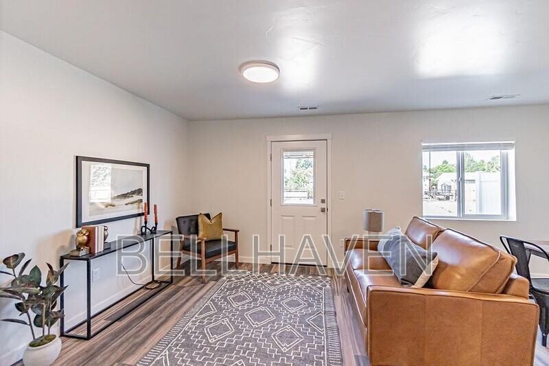 868 Golden Bear Ln - Photo 3 of 12