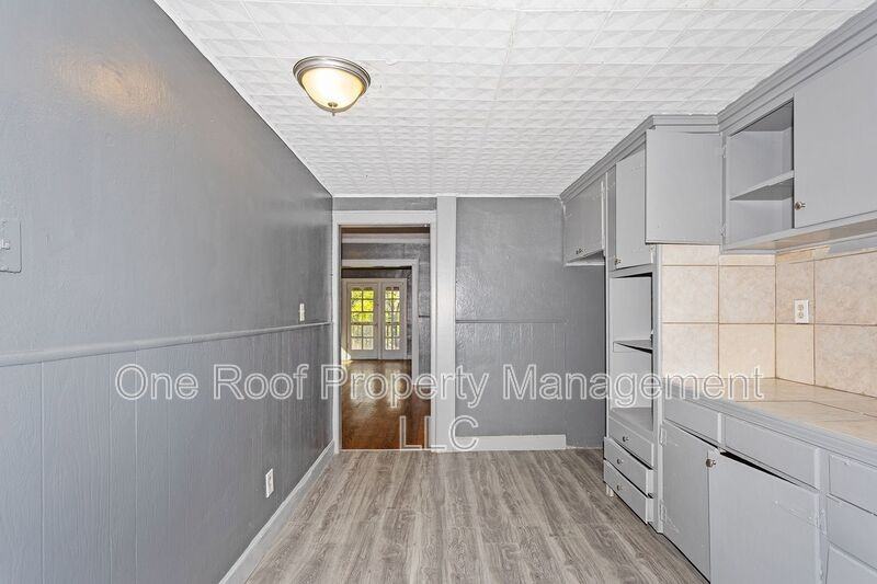 3223 E 8th St #2W - Photo 2 of 19