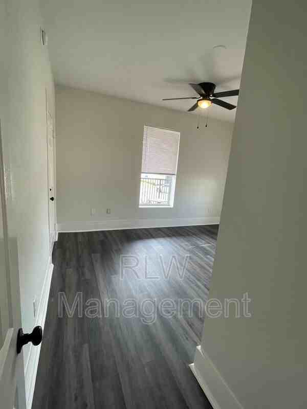 11 N Central Ave #203 - Photo 5 of 14