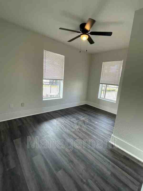 11 N Central Ave #203 - Photo 6 of 14