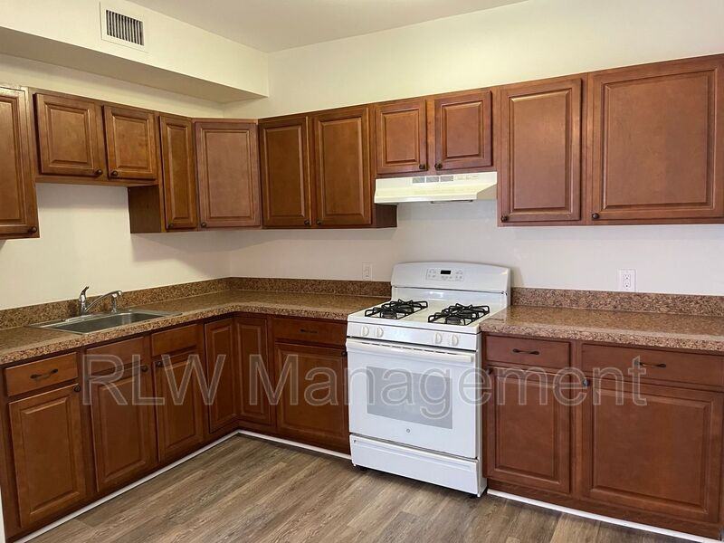 11 N Central Ave #205 - Photo 2 of 26