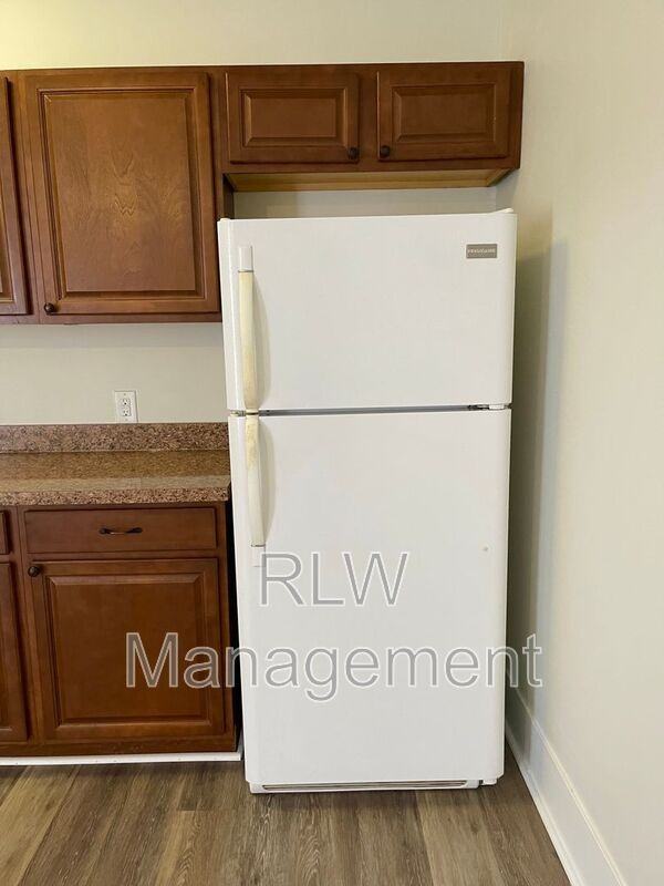 11 N Central Ave #205 - Photo 4 of 26