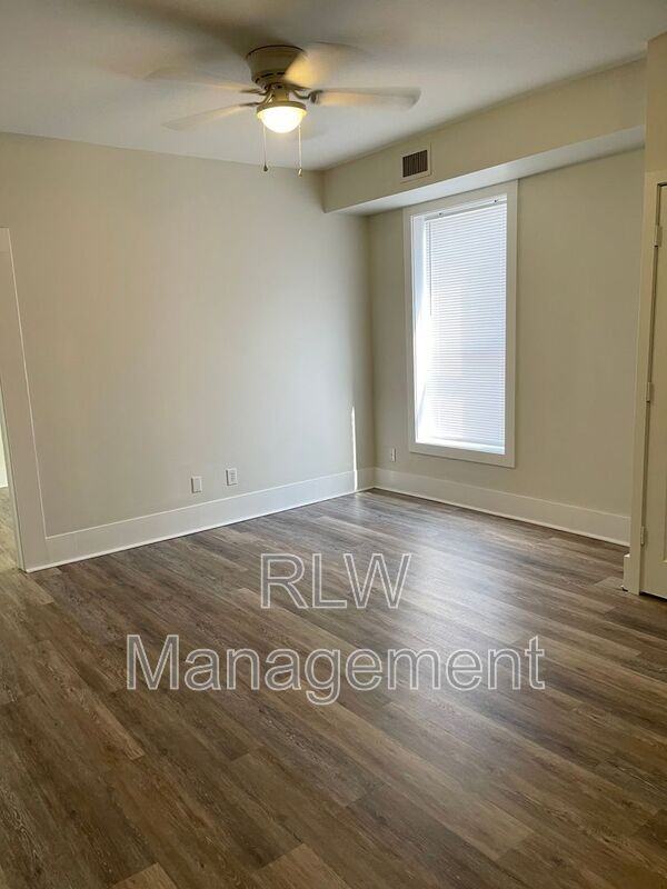 11 N Central Ave #205 - Photo 7 of 26